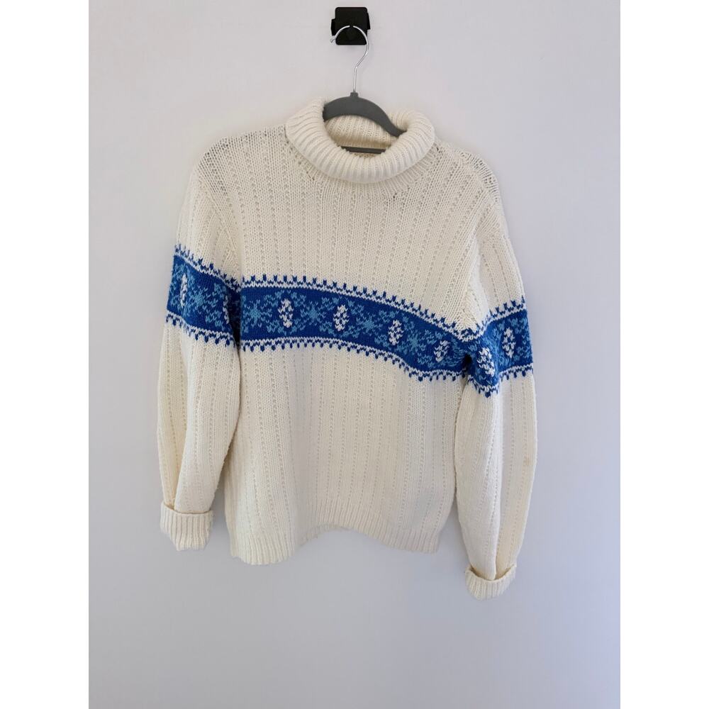 Vintage 90s Nordic-Style Hand Knit White Blue Snowflake Turtleneck-Size S